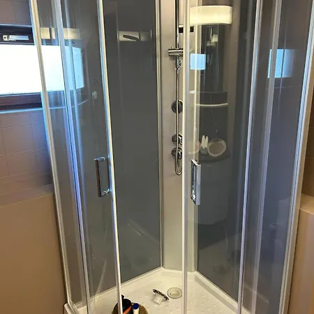 Jumet 242 A Bruxelles-charleroi-airport *